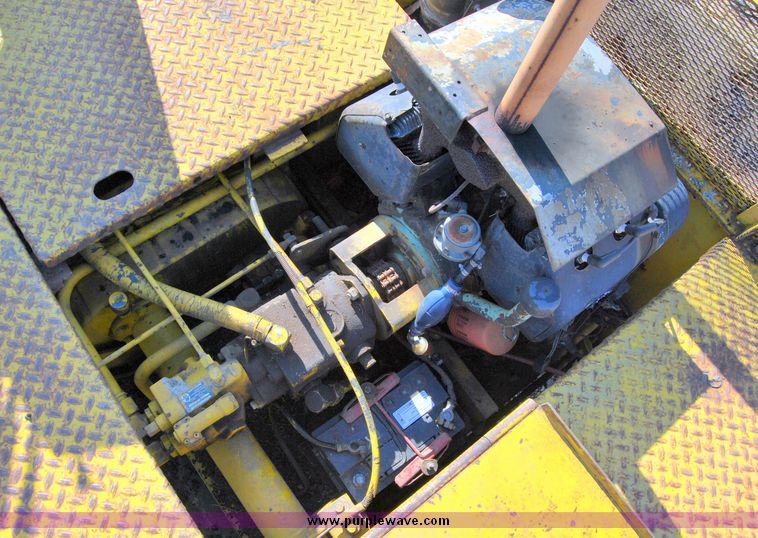 image for item 6020 1977 Blaw-Knox PF-22 wheel mounted asphalt paver