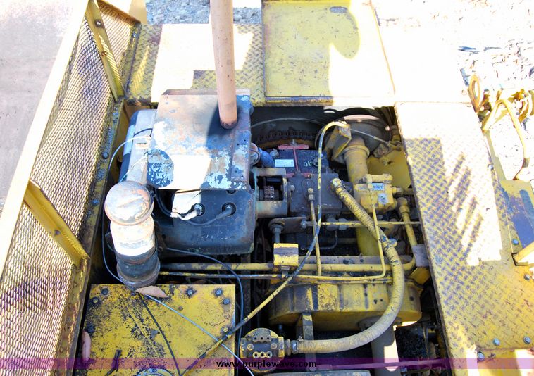 image for item 6020 1977 Blaw-Knox PF-22 wheel mounted asphalt paver