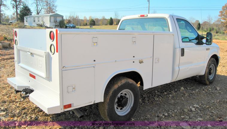 image for item 6026 2003 Ford F250 Super Duty pickup