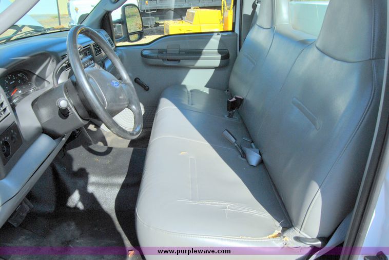 image for item 6026 2003 Ford F250 Super Duty pickup