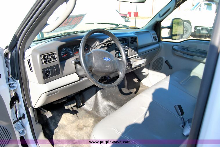 image for item 6026 2003 Ford F250 Super Duty pickup