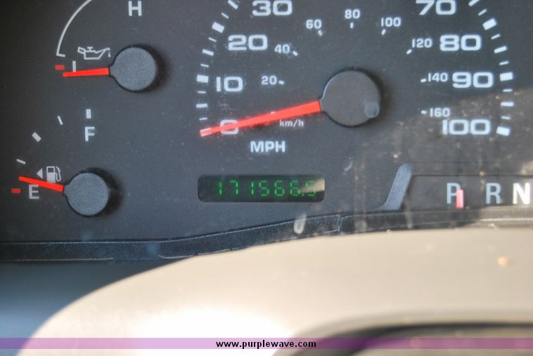 image for item 6026 2003 Ford F250 Super Duty pickup