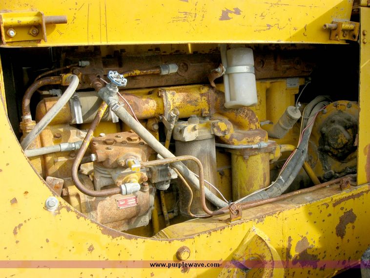 image for item 6392 Caterpillar 966C wheel loader