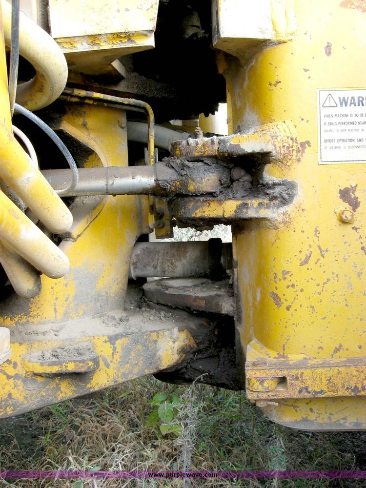 image for item 6392 Caterpillar 966C wheel loader
