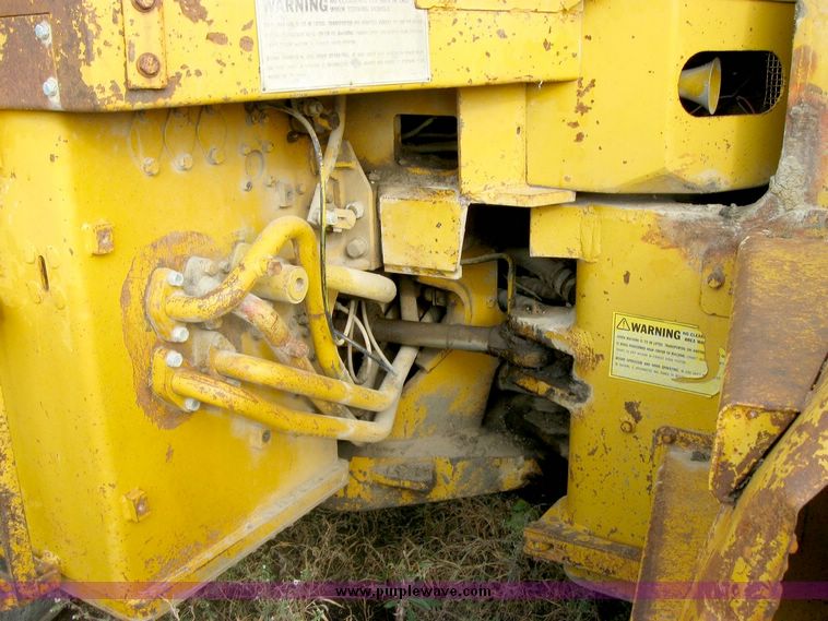 image for item 6392 Caterpillar 966C wheel loader