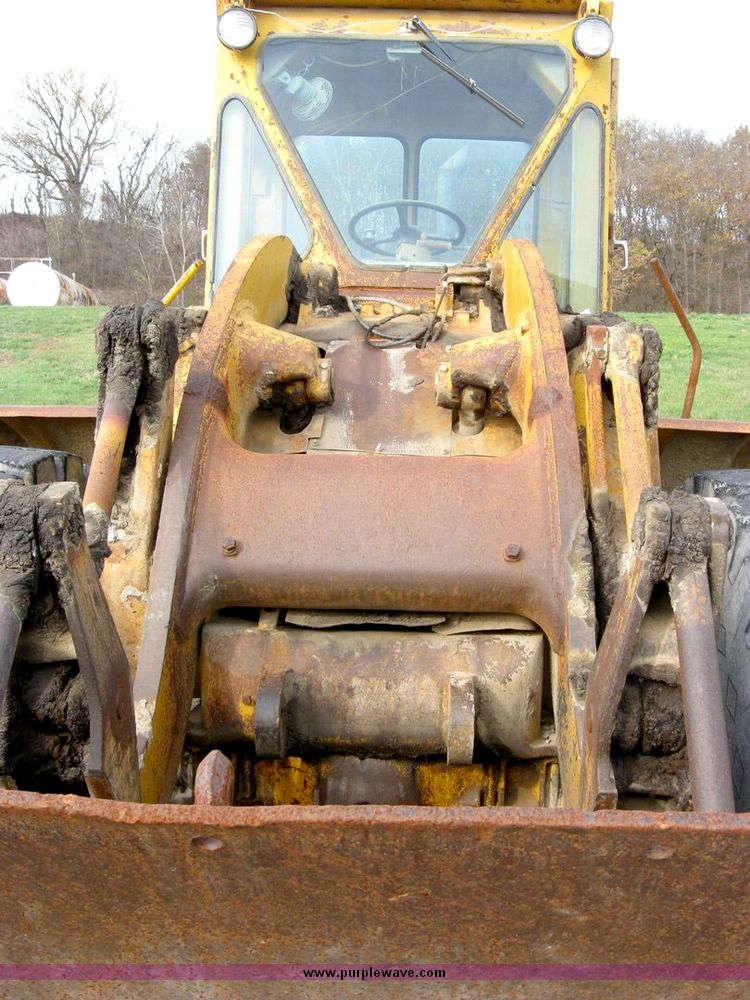 image for item 6392 Caterpillar 966C wheel loader
