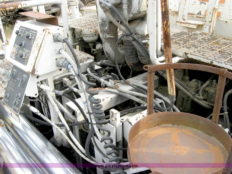 image for item 6393 Cedarapids CR561RX Grayhound asphalt paver