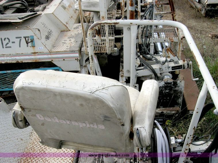 image for item 6393 Cedarapids CR561RX Grayhound asphalt paver