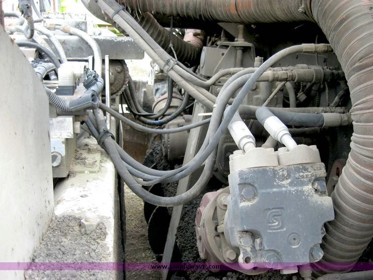 image for item 6393 Cedarapids CR561RX Grayhound asphalt paver