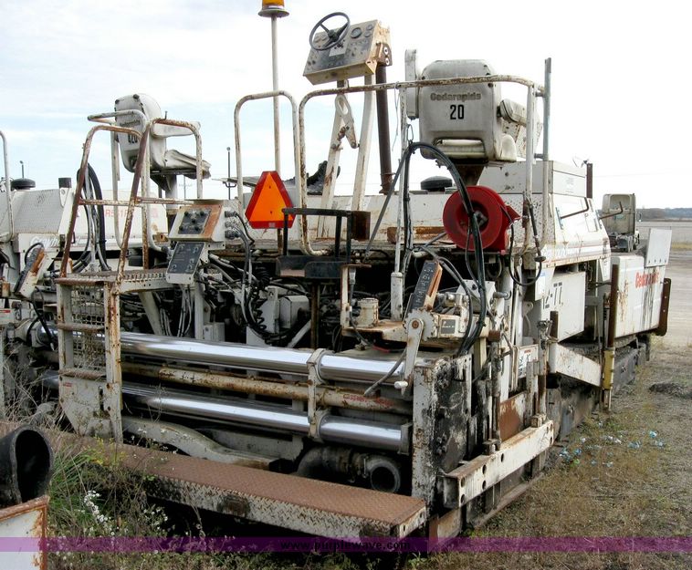 image for item 6394 Cedarapids 561 Grayhound asphalt paver