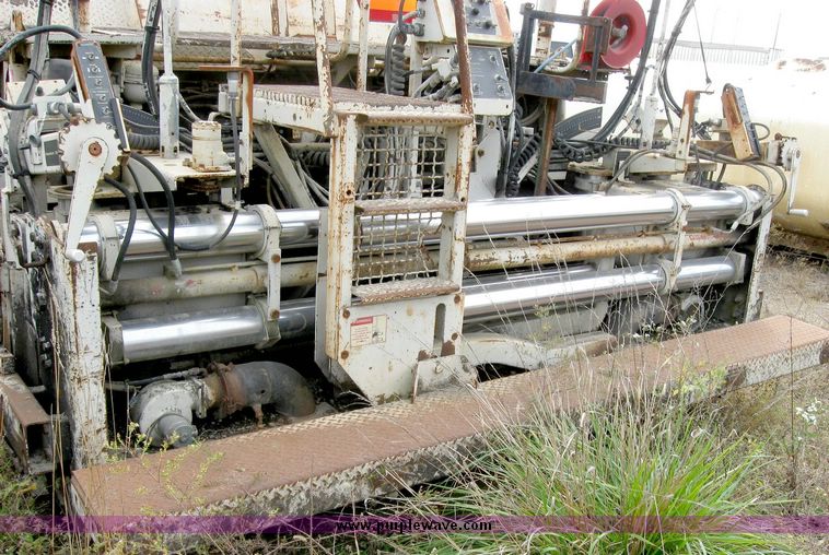 image for item 6394 Cedarapids 561 Grayhound asphalt paver