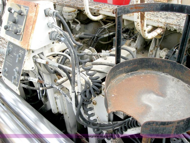 image for item 6394 Cedarapids 561 Grayhound asphalt paver