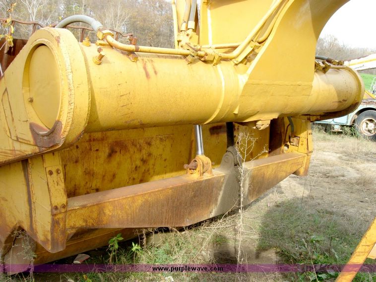 image for item 6396 Caterpillar 621B scraper