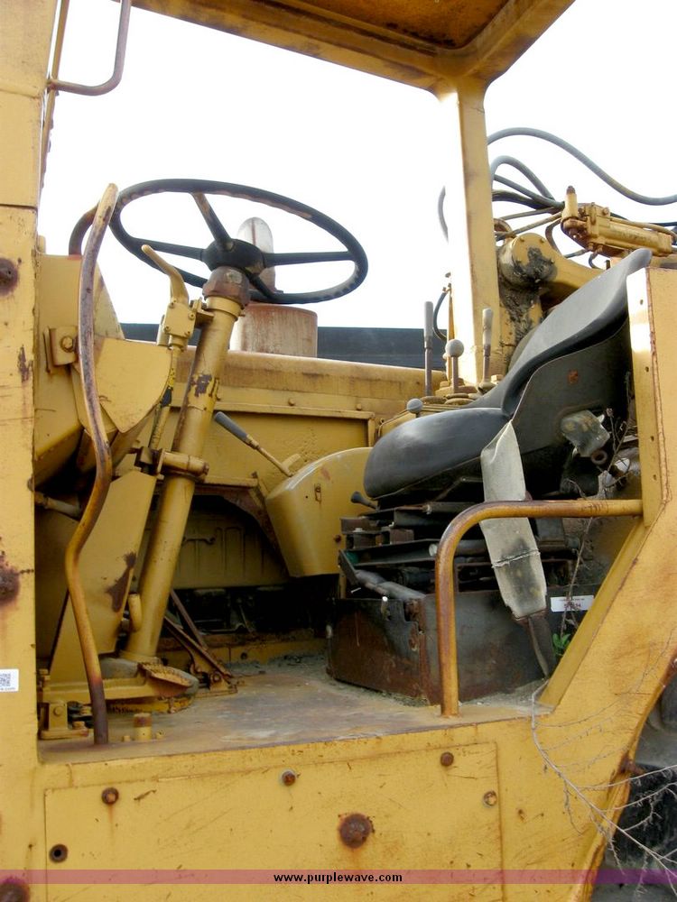 image for item 6396 Caterpillar 621B scraper