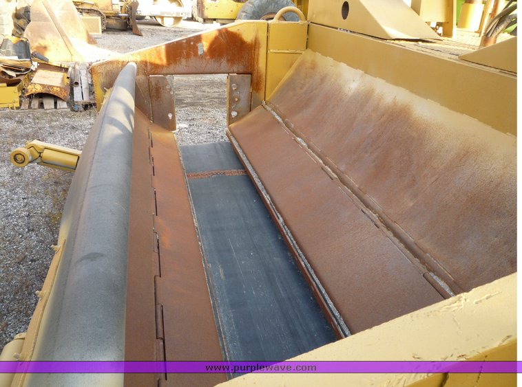 image for item 8592 1990 Blaw-Knox RW100A shoulder machine