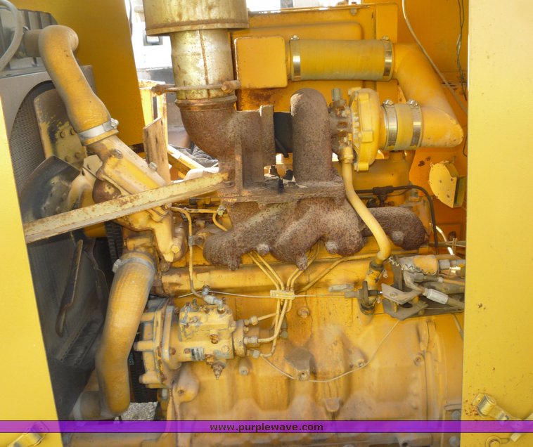 image for item 8592 1990 Blaw-Knox RW100A shoulder machine