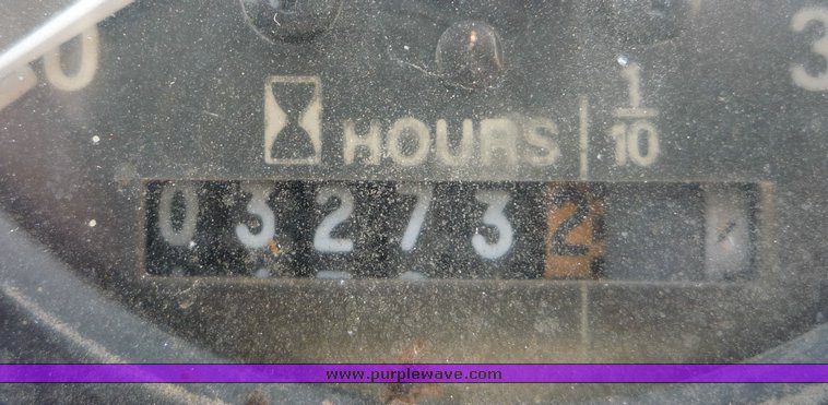 image for item 8592 1990 Blaw-Knox RW100A shoulder machine