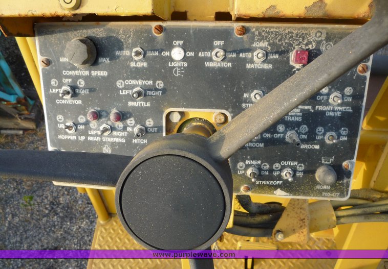 image for item 8592 1990 Blaw-Knox RW100A shoulder machine