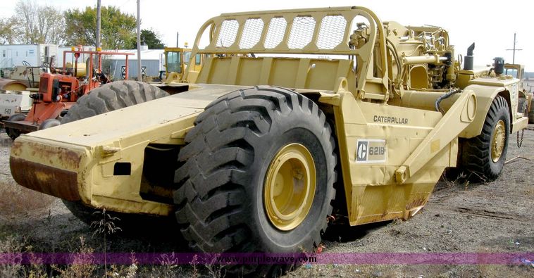 image for item 8823 Caterpillar 621B scraper