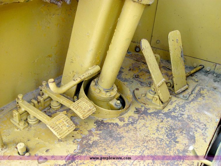 image for item 8823 Caterpillar 621B scraper