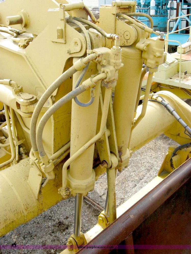image for item 8823 Caterpillar 621B scraper