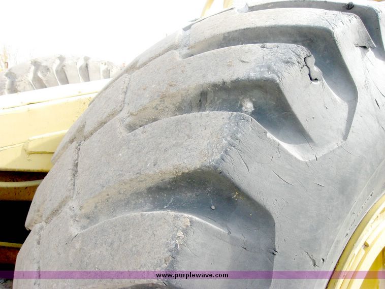 image for item 8823 Caterpillar 621B scraper