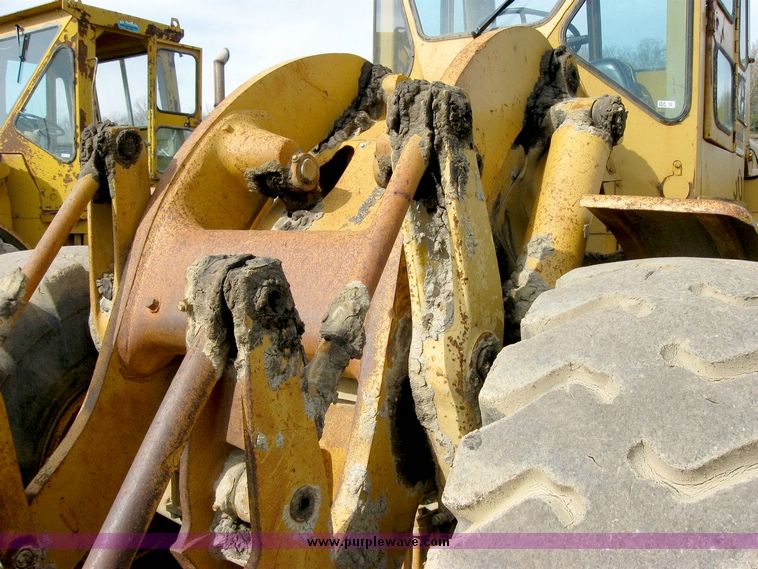 image for item 8824 Caterpillar 966C wheel loader
