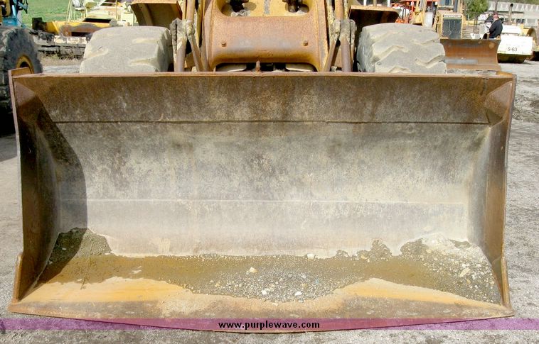 image for item 8824 Caterpillar 966C wheel loader