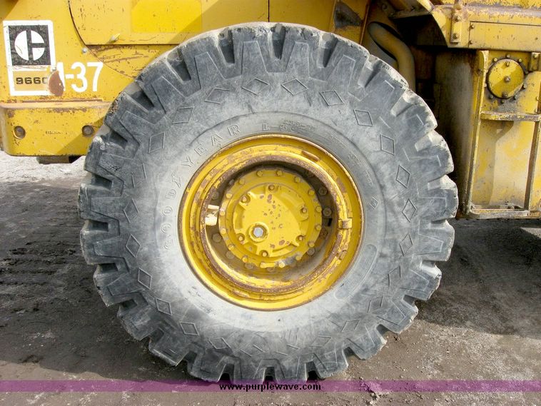 image for item 8825 Caterpillar 966C wheel loader