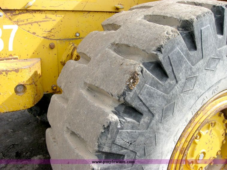 image for item 8825 Caterpillar 966C wheel loader