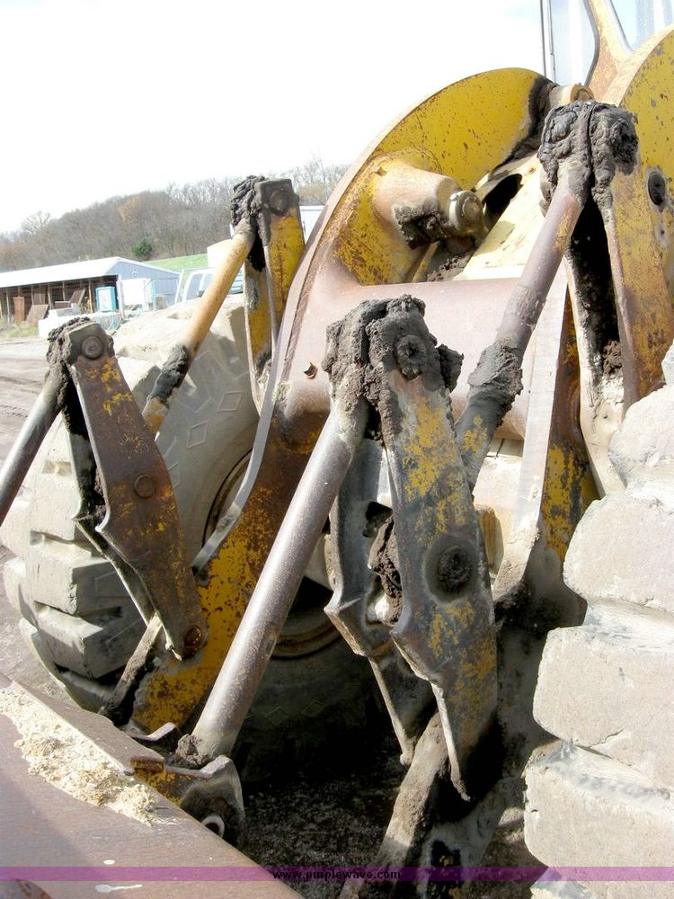 image for item 8825 Caterpillar 966C wheel loader