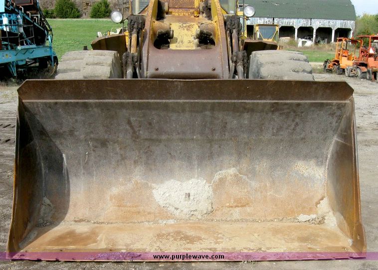 image for item 8825 Caterpillar 966C wheel loader