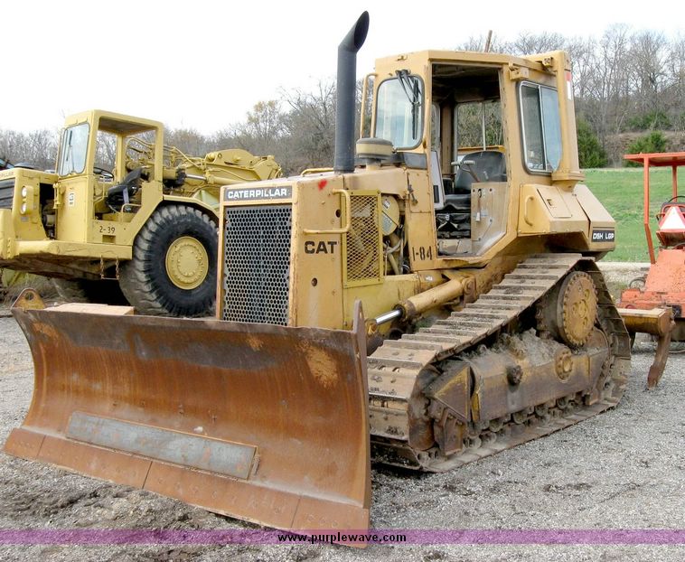 image for item 8826 Caterpillar D5H LGP track dozer