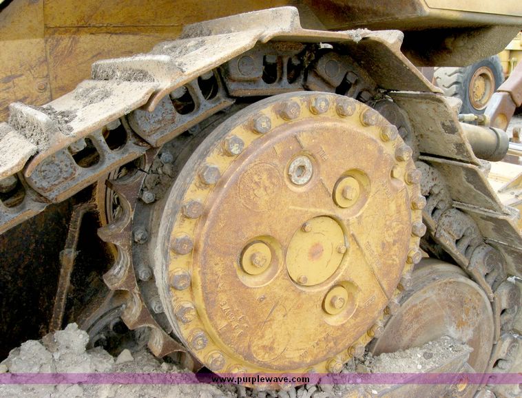 image for item 8826 Caterpillar D5H LGP track dozer