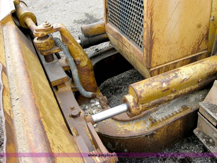 image for item 8826 Caterpillar D5H LGP track dozer