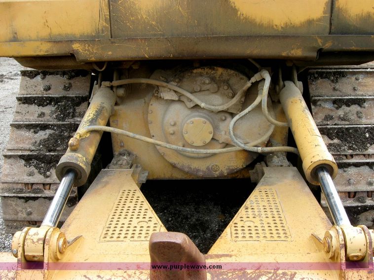 image for item 8826 Caterpillar D5H LGP track dozer