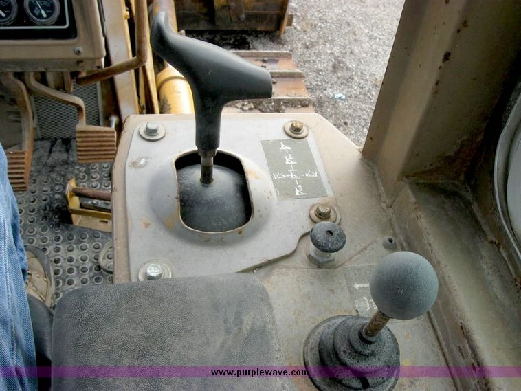image for item 8826 Caterpillar D5H LGP track dozer