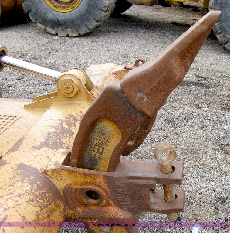 image for item 8826 Caterpillar D5H LGP track dozer
