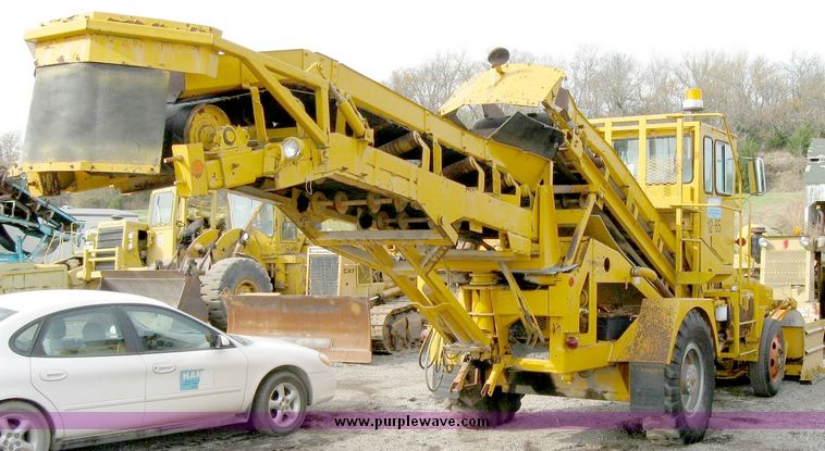 image for item 8835 Athey 7-12 force feed loader