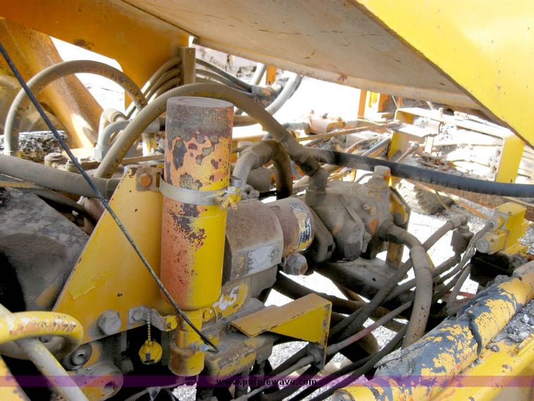 image for item 8835 Athey 7-12 force feed loader