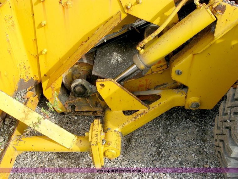 image for item 8835 Athey 7-12 force feed loader