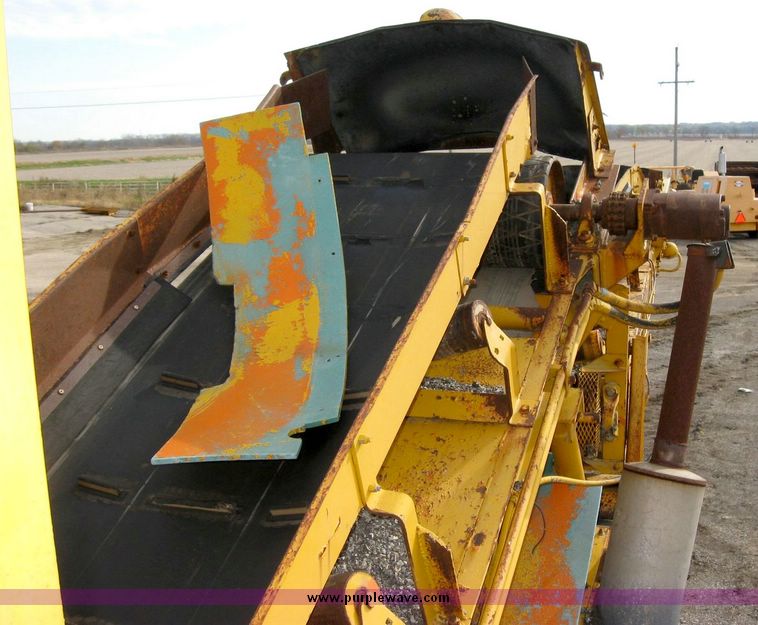 image for item 8835 Athey 7-12 force feed loader