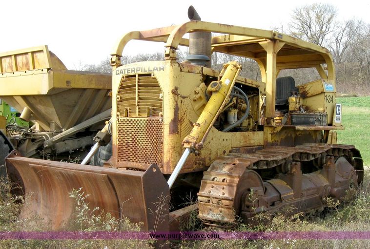 image for item 8838 Caterpillar D9G dozer