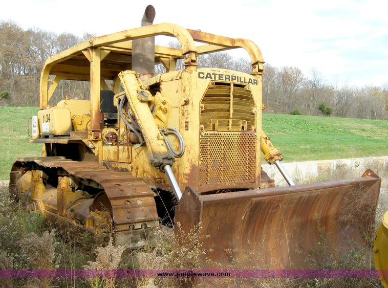 image for item 8838 Caterpillar D9G dozer