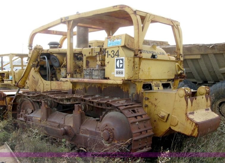 image for item 8838 Caterpillar D9G dozer