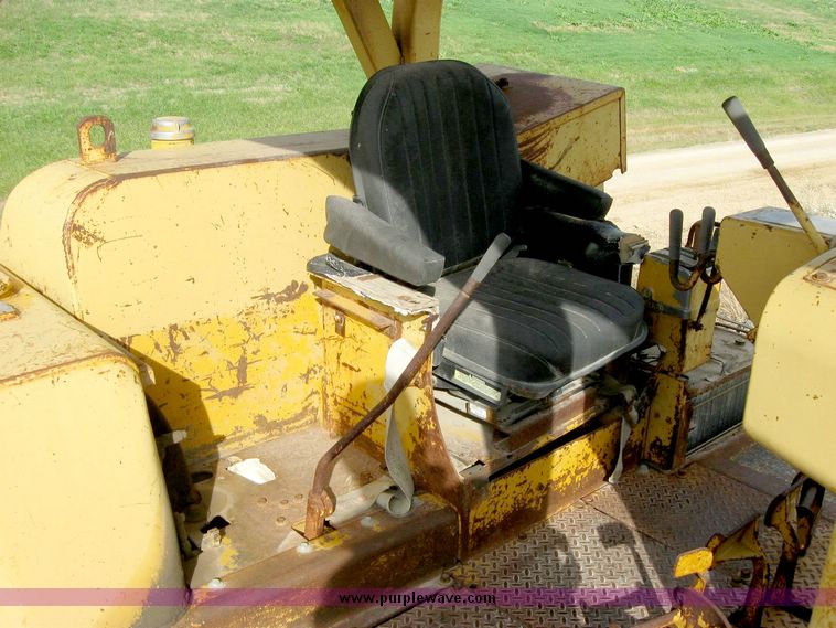 image for item 8838 Caterpillar D9G dozer