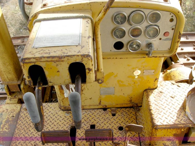 image for item 8838 Caterpillar D9G dozer