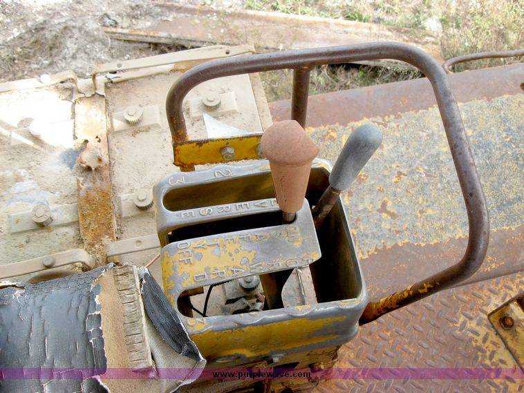 image for item 8838 Caterpillar D9G dozer