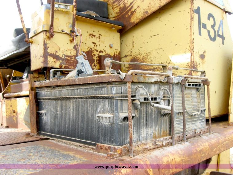 image for item 8838 Caterpillar D9G dozer