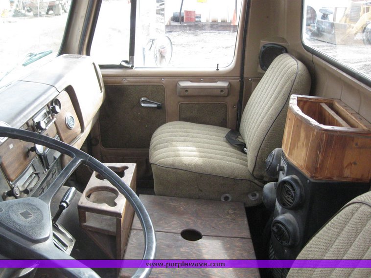 image for item 8863 1987 International F-1954 6x4 truck with AMZ asphalt applicator